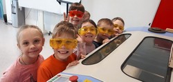 Дети группы "Звездочки"  занимались в технопарке "Кванториум"