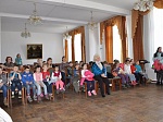 11 апреля 2016 г. воспитанники старшей группы «Родничок» и подготовительной группы «Светофорчик» посетили школу искусств им. Ф. Шопена